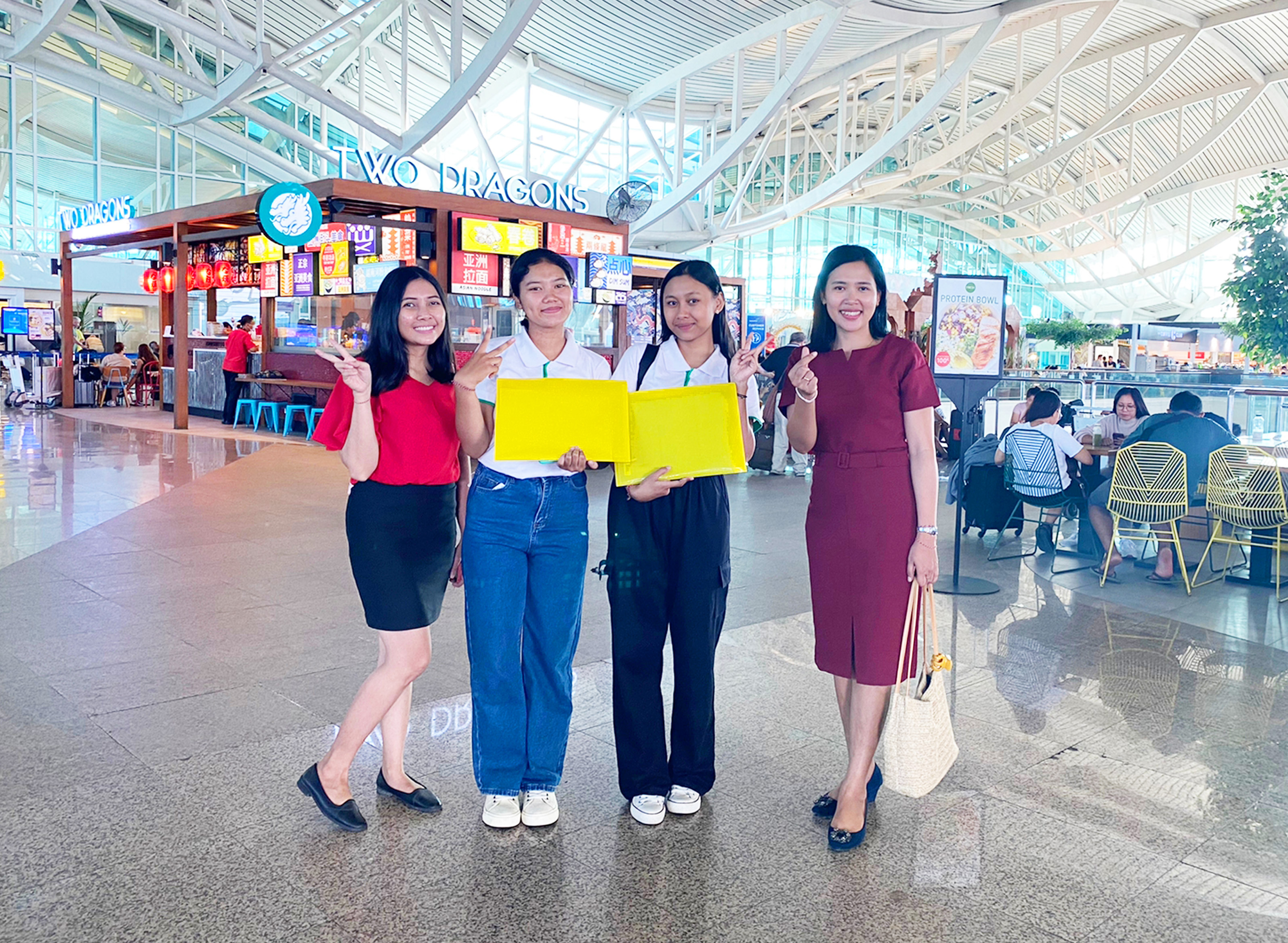 Keberangkatan Alinka dan Enggi