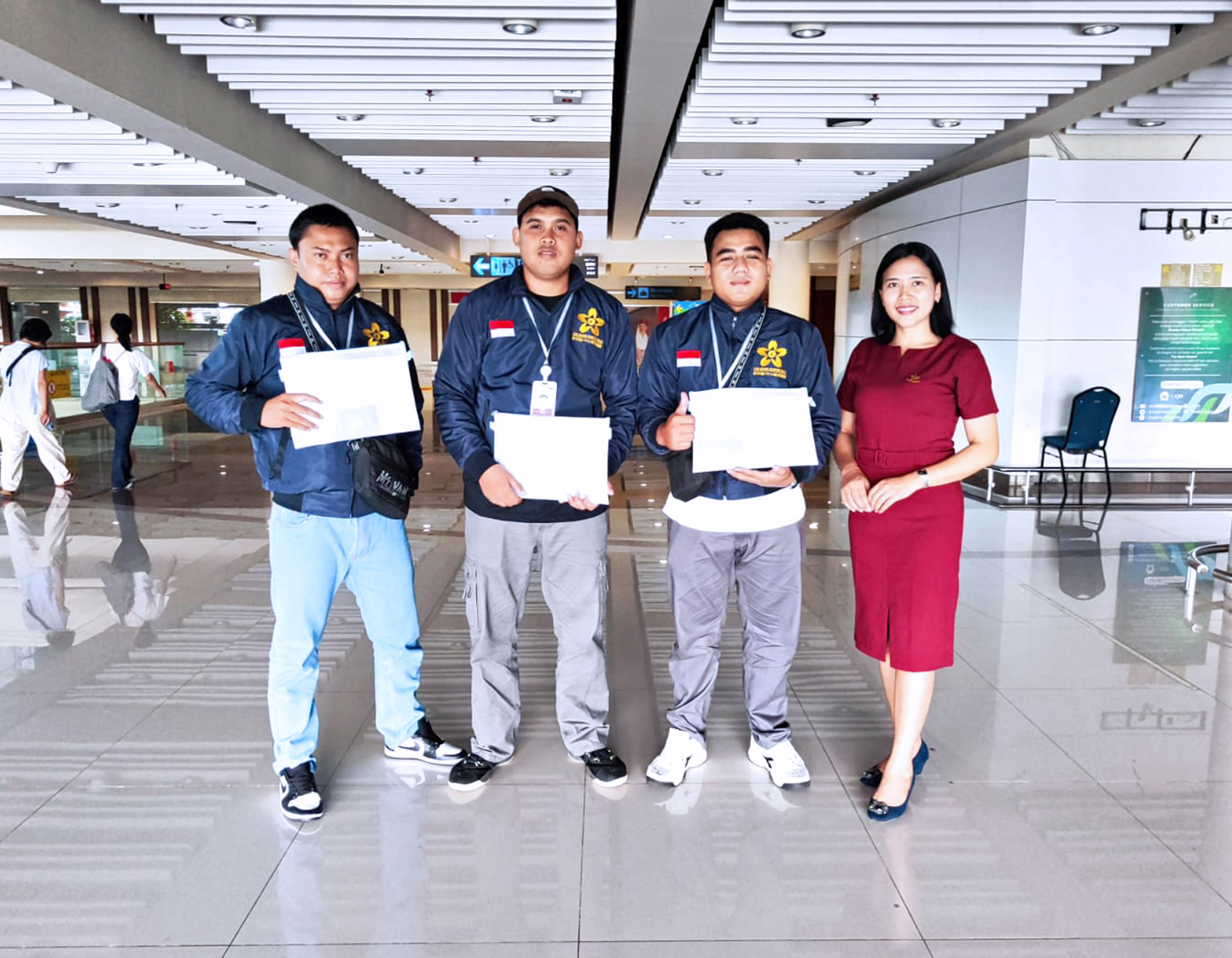 Keberangkatan Edi Sutha, Yoga, dan Eri