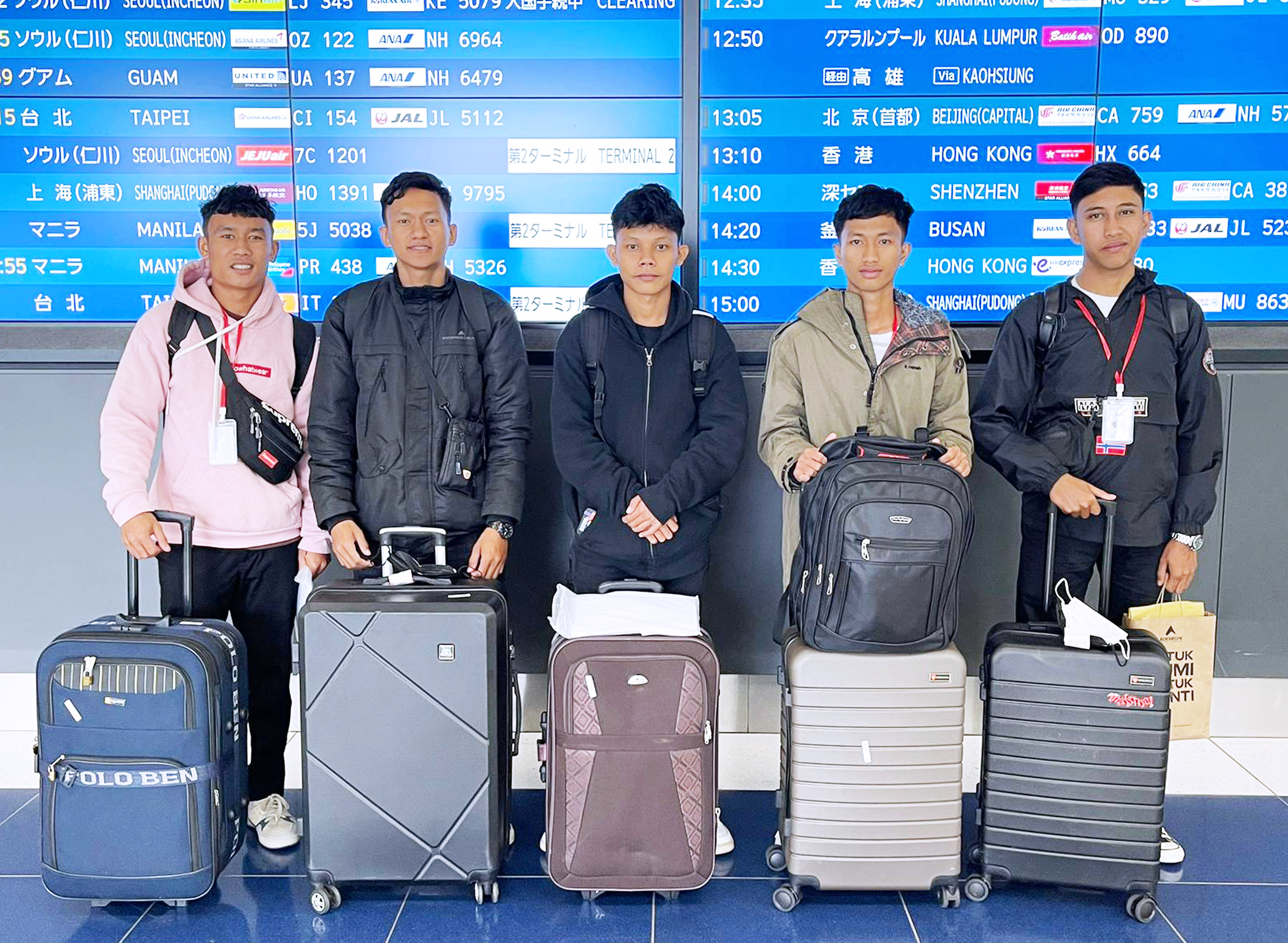 Keberangkatan Auri, Jekri, Windo, Jhon, & Indra