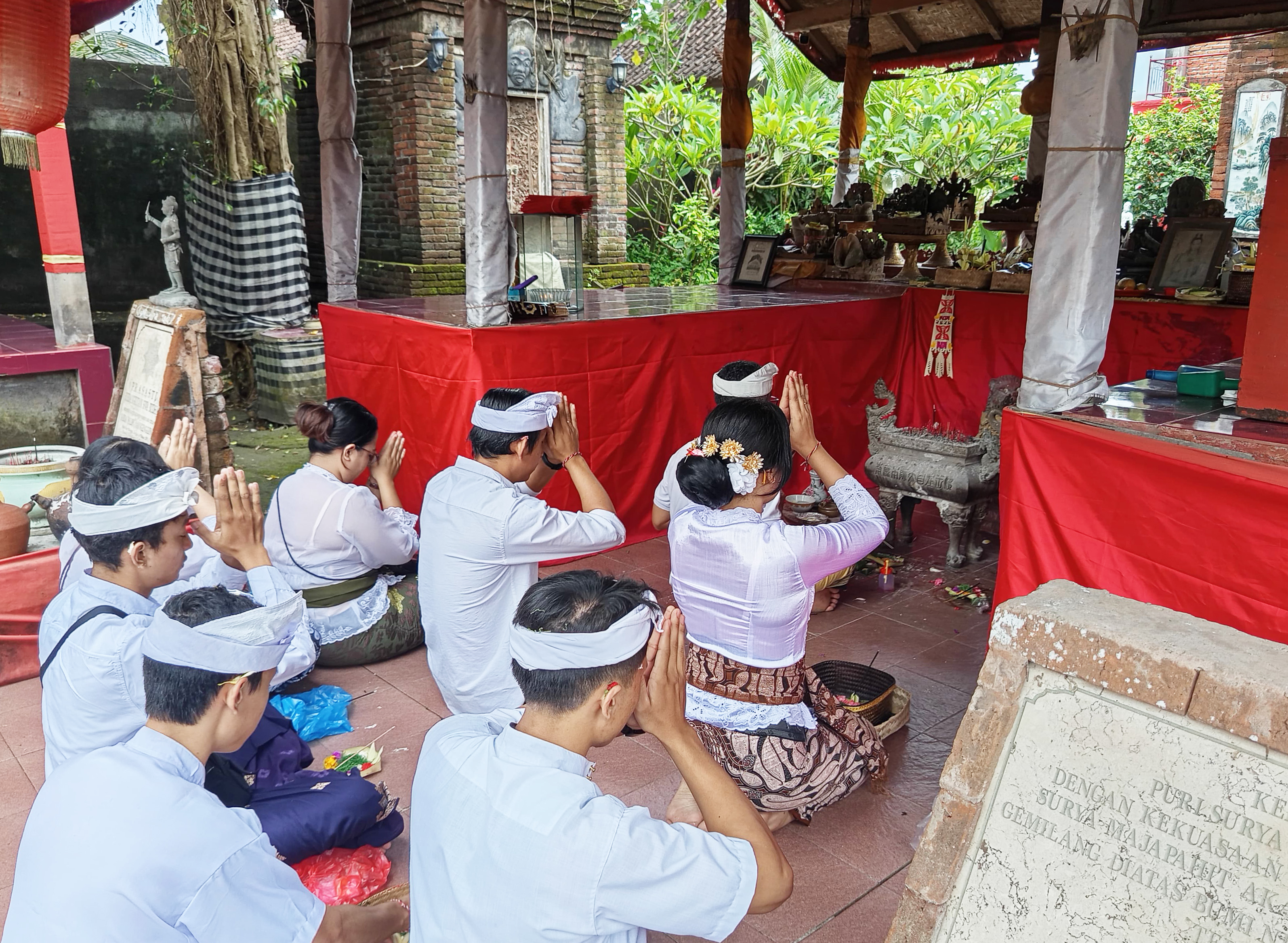 Perayaan Hari Raya Saraswati