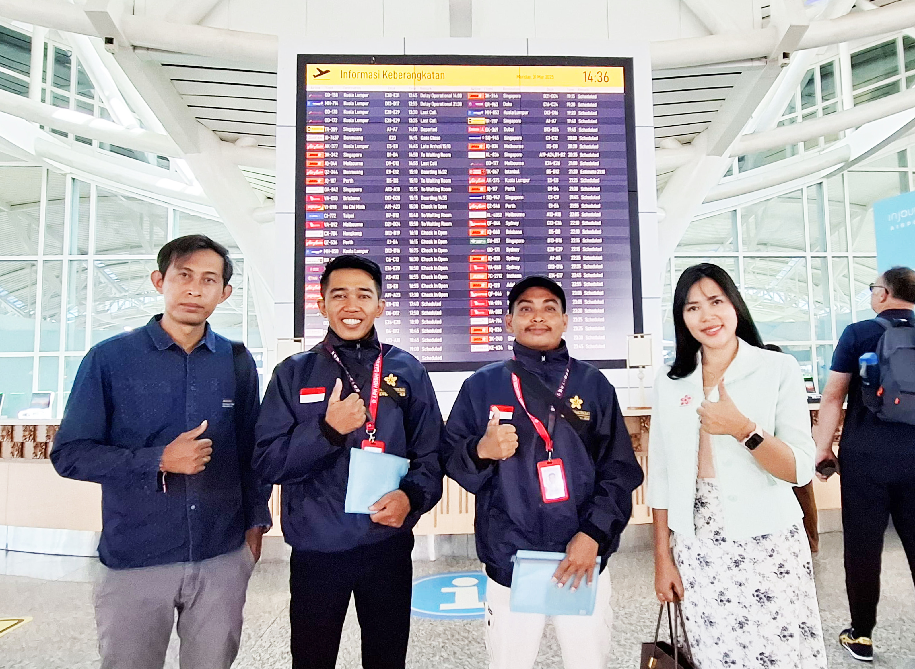 Keberangkatan Hadi & Andri