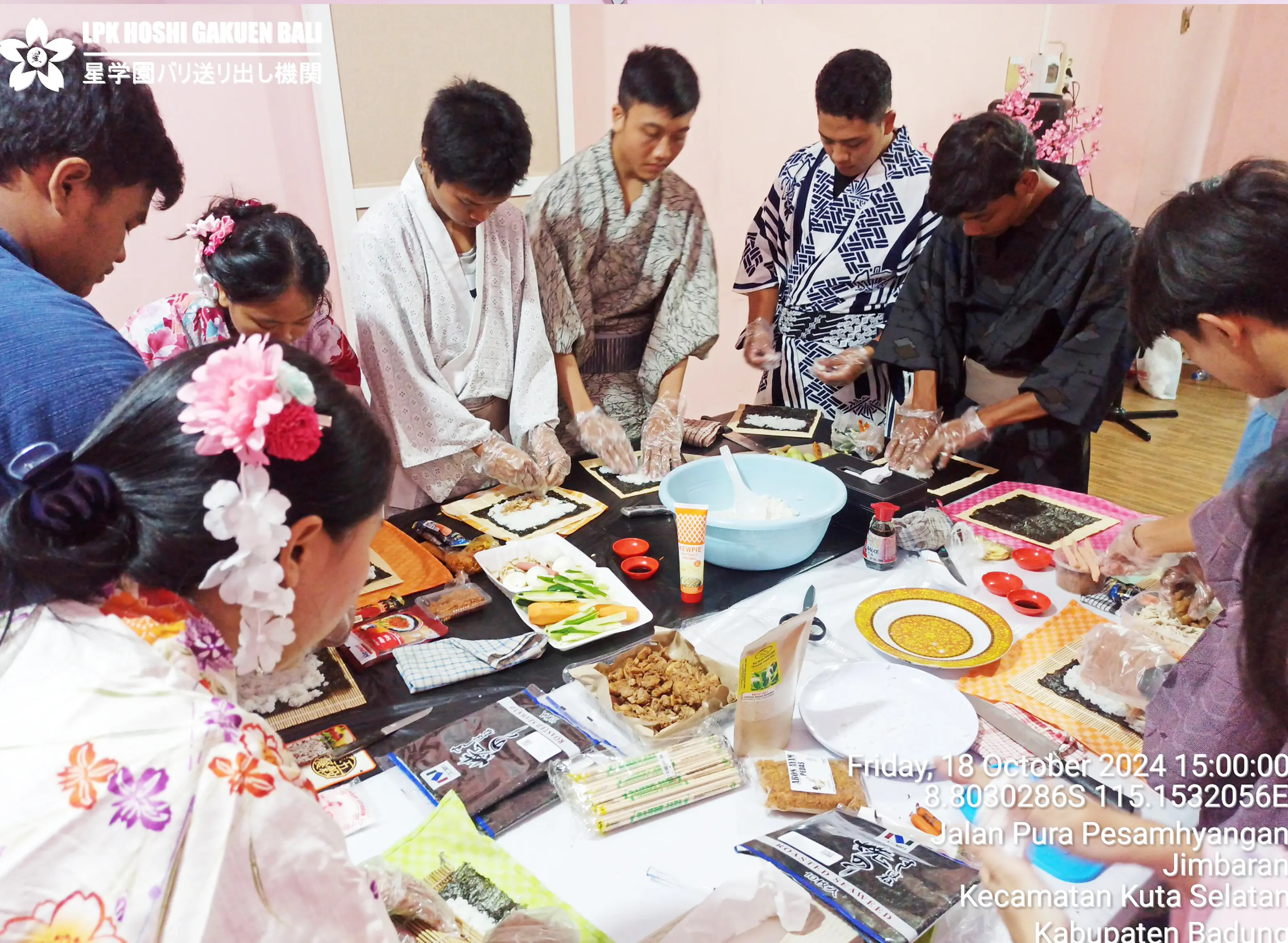 Foto kegiatan bersama siswa dan staff LPK Hoshi Gakuen Bali